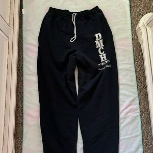 Women’s L black sweatpants. Soft and Comfy. Good condition.